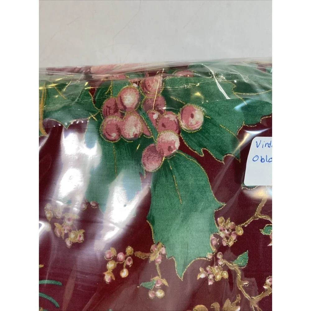 Vintage Christmas Tablecloth Poinsettias Pinecones Holly Holiday‎ 103x61 Oblong